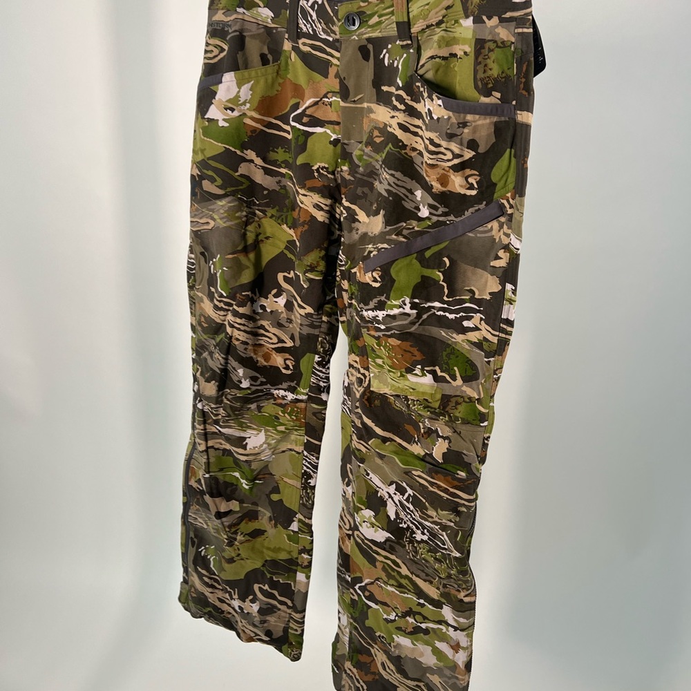 Under Armour mens camo pants